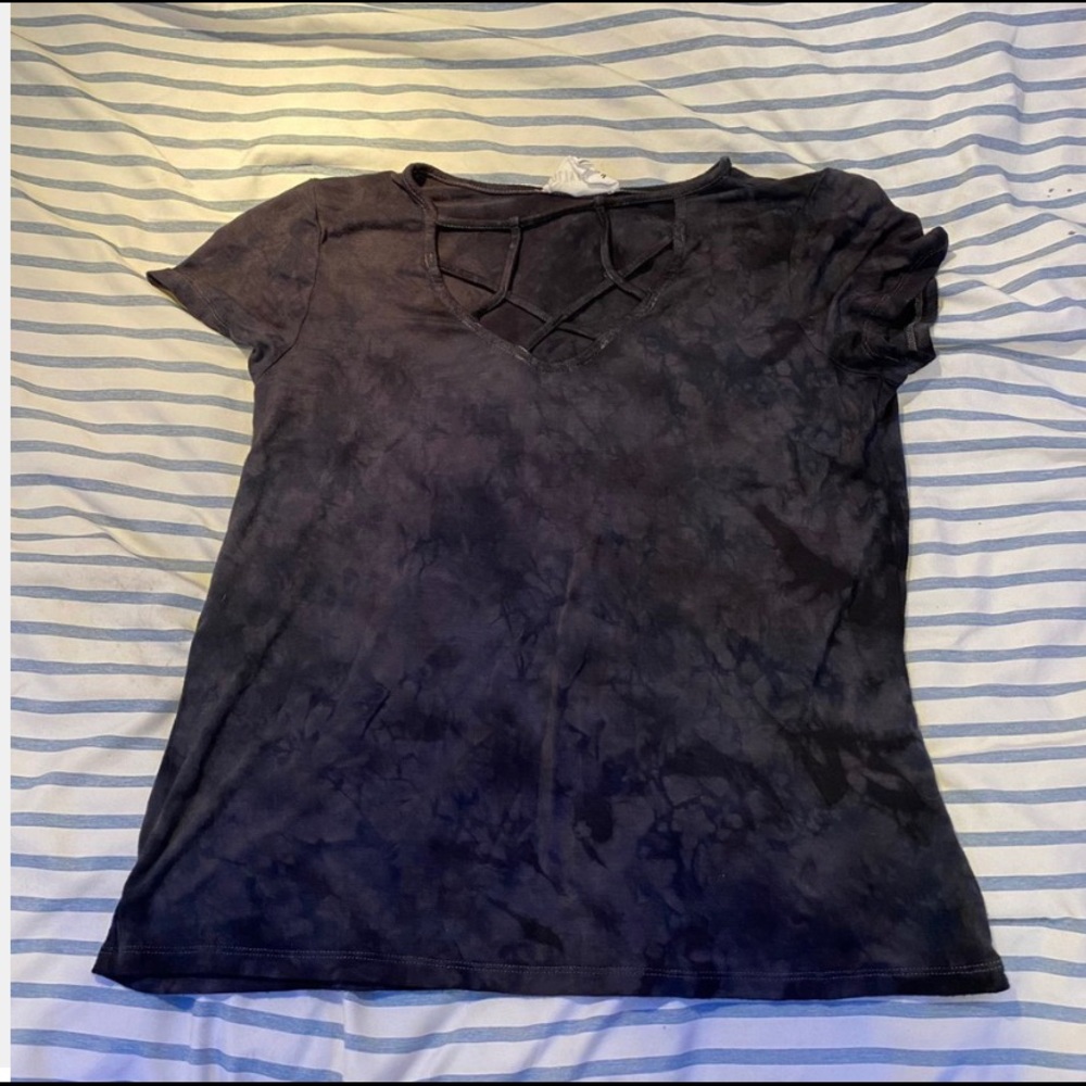 Olive+Oak Women’s Shirt with neck detailing